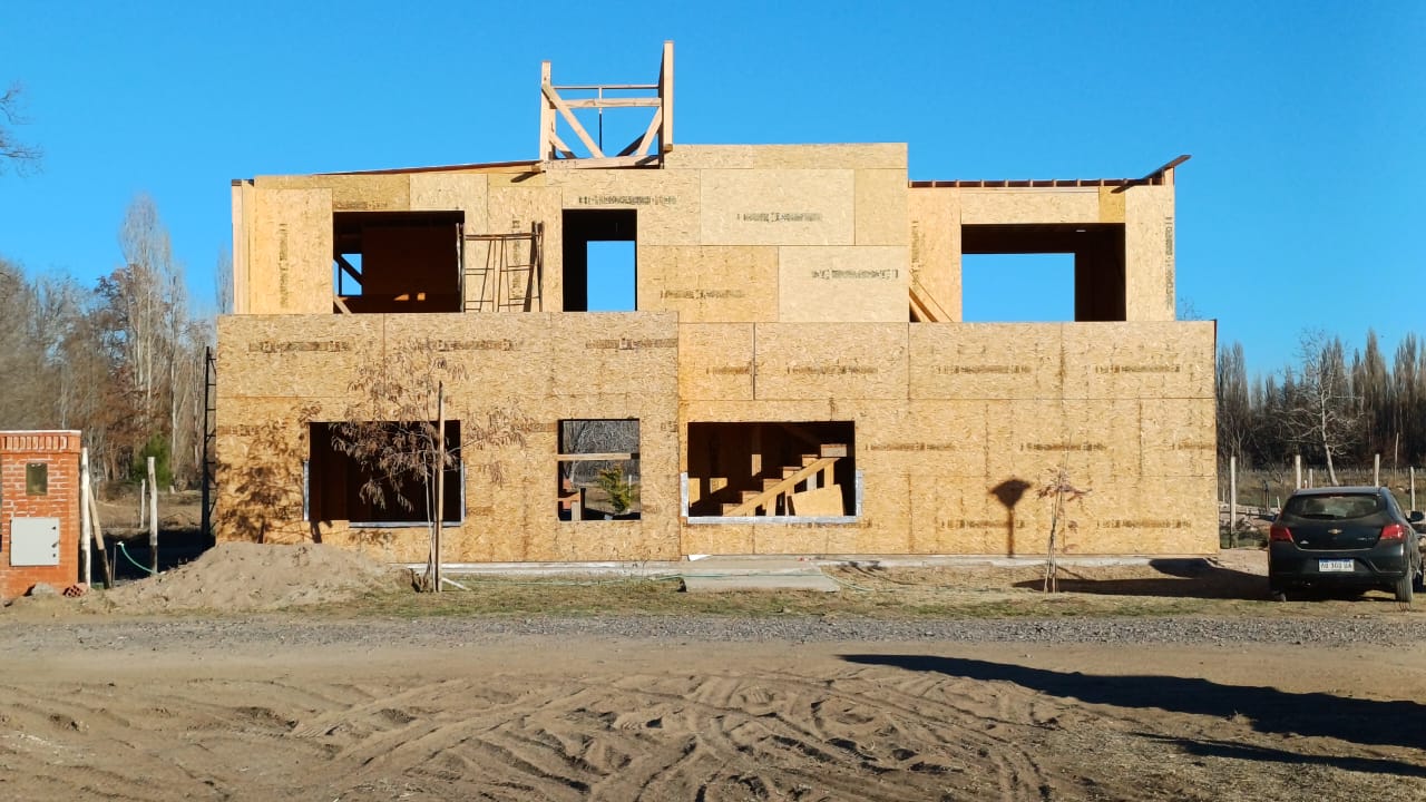 Casa Mendoza — planta tipo escala referencial